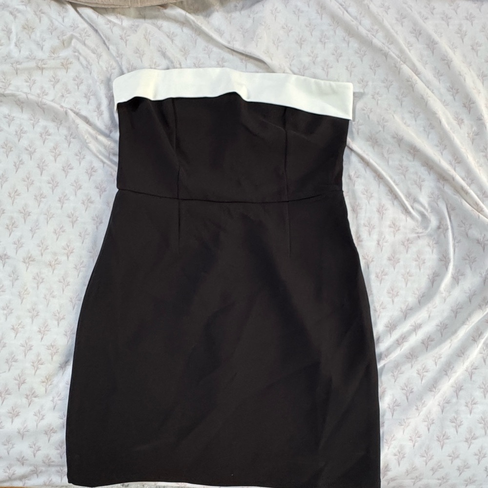 Elegant Black and White Strapless Dress
